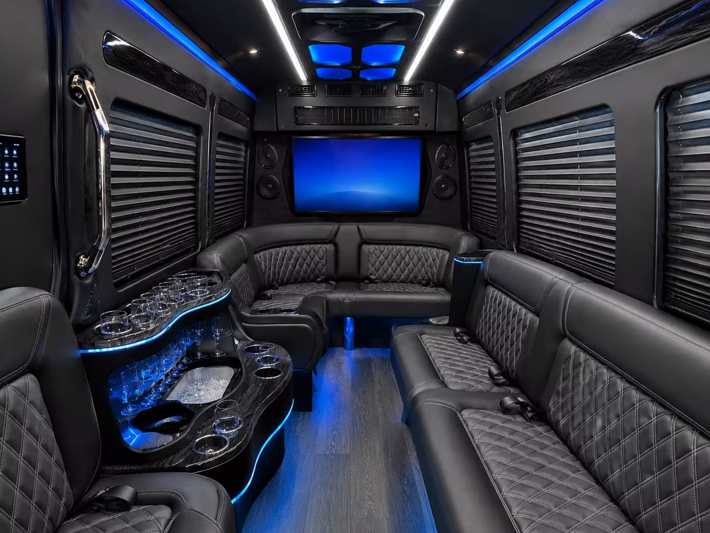 coachbusamarillo com is here for amarillo rattlers and indoor sports fan transportation