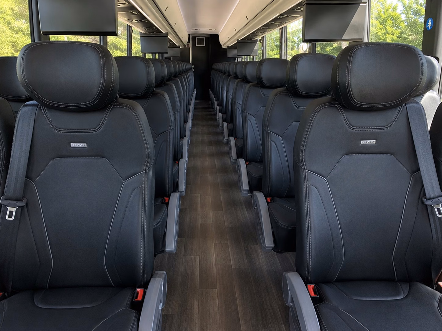 shuttle guests between amarillo hotels and your wedding venue stress free